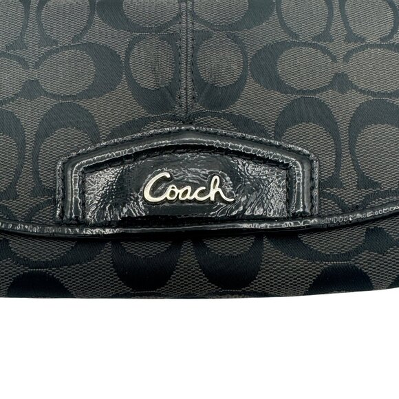 Coach Black Signature C Wristlet Clutch Bag With Snap Closure & Interior Pockets - Picture 3 of 5